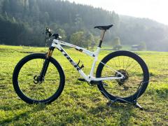 TREK 