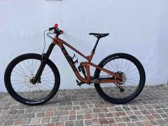 TREK SLASH BRONZE